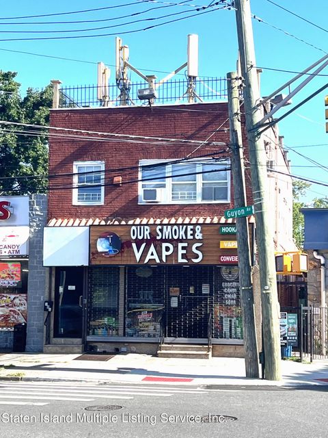 Photo of 105 Guyon Avenue, Staten Island, NY 10306 (MLS # 1161859)
