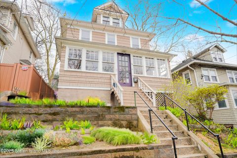 Photo of 16 Crescent Avenue, Staten Island, NY 10301 (MLS # 2501904)