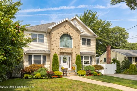 Photo of 87 Detroit Avenue, Staten Island, NY 10312 (MLS # 2505528)