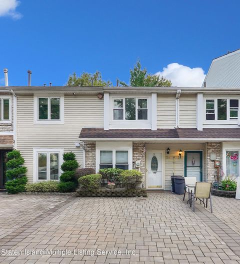 Photo of 24 Caswell Lane, Staten Island, NY 10314 (MLS # 1163616)