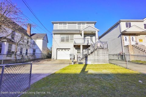 Photo of 164 Jewett Avenue, Staten Island, NY 10302 (MLS # 1160319)