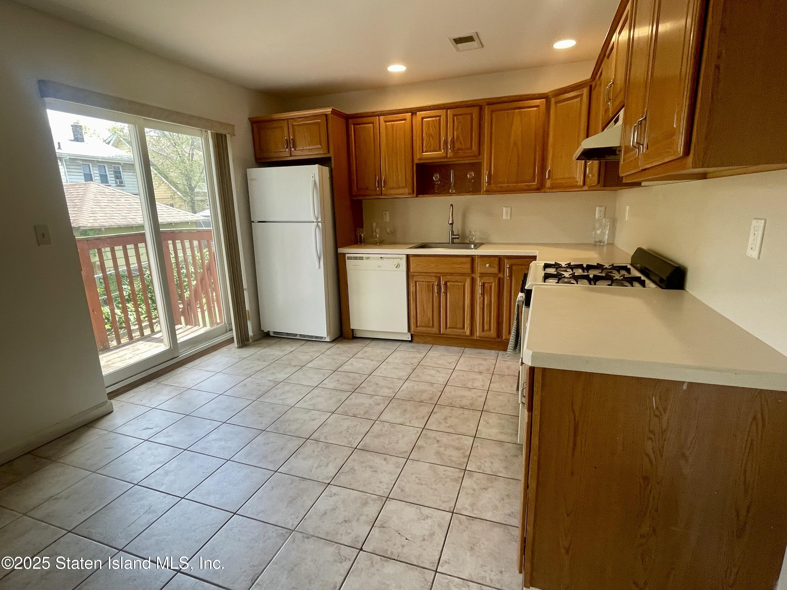 53 Mariners Lane, Staten Island, New York image 11