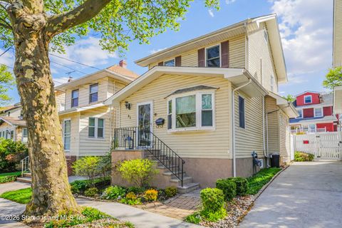 Photo of 81 Winthrop Place, Staten Island, NY 10314 (MLS # 2601844)