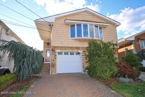 Photo of 90 Levit Avenue, Staten Island, NY 10314 (MLS # 2506397)