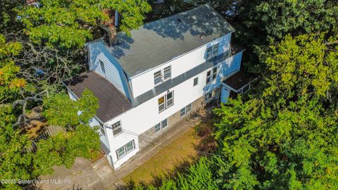 Photo of 83 Mountainside Road, Staten Island, NY 10304 (MLS # 2505050)