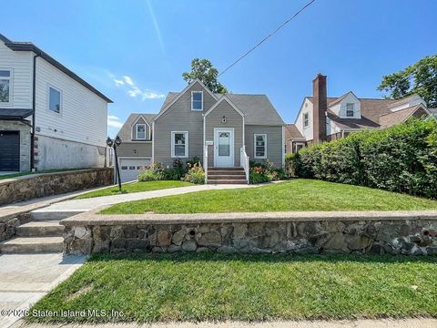 Photo of 36 Sawyer Avenue, Staten Island, NY 10314 (MLS # 2601938)