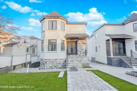 Photo of 75 Woodland Avenue, Staten Island, NY 10308 (MLS # 2500888)