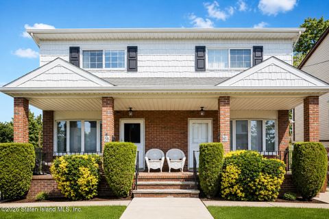 Photo of 61 Ebony Street, Staten Island, NY 10306 (MLS # 2602878)