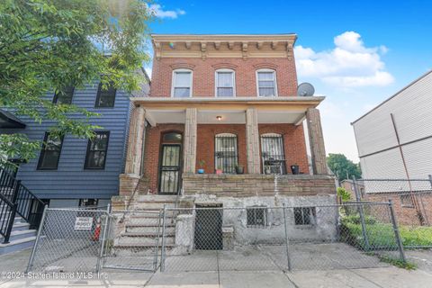 Photo of 50 Brook Street, Staten Island, NY 10301 (MLS # 2600931)