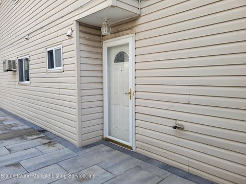 Photo of 158 Merrill Avenue, Staten Island, NY 10314 (MLS # 1156625)