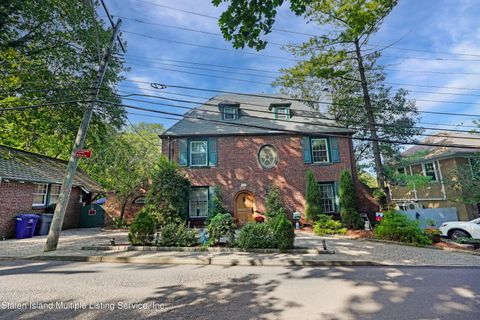 Photo of 75 Four Corners Road, Staten Island, NY 10304 (MLS # 1164671)