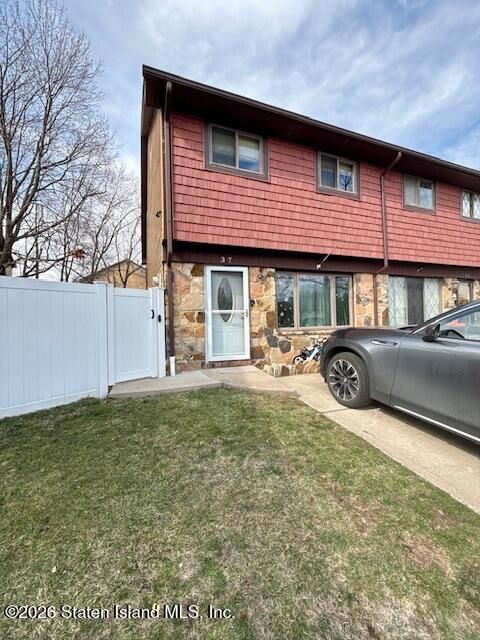 Photo of 37 Tulip Circle, Staten Island, NY 10312 (MLS # 2601273)