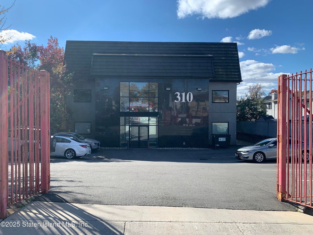 Photo of 310 Richmond Hill Road, Staten Island, NY 10314 (MLS # 2506263)