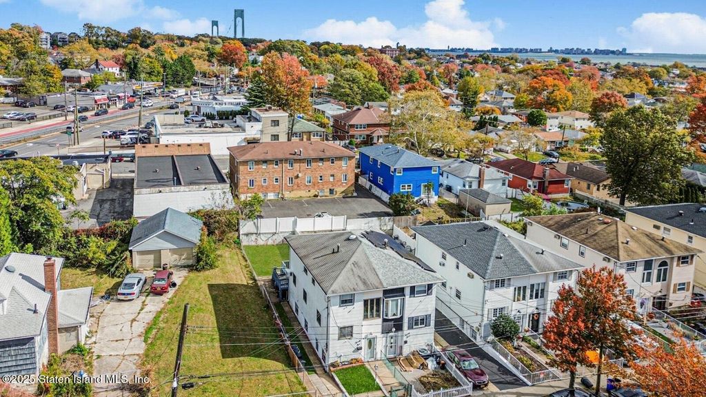 Photo of 21 Norway Avenue, Staten Island, NY 10305 (MLS # 2506450)