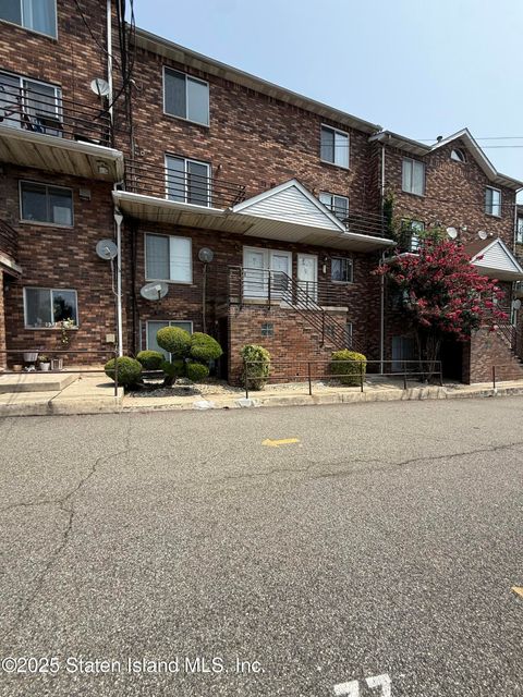Photo of 91 Narrows Road N #C, Staten Island, NY 10305 (MLS # 2504654)