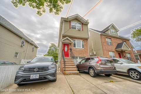 Photo of 32 Walker Street, Staten Island, NY 10302 (MLS # 2405335)