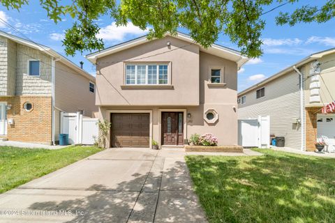 Photo of 282 Wainwright Avenue, Staten Island, NY 10312 (MLS # 2403901)