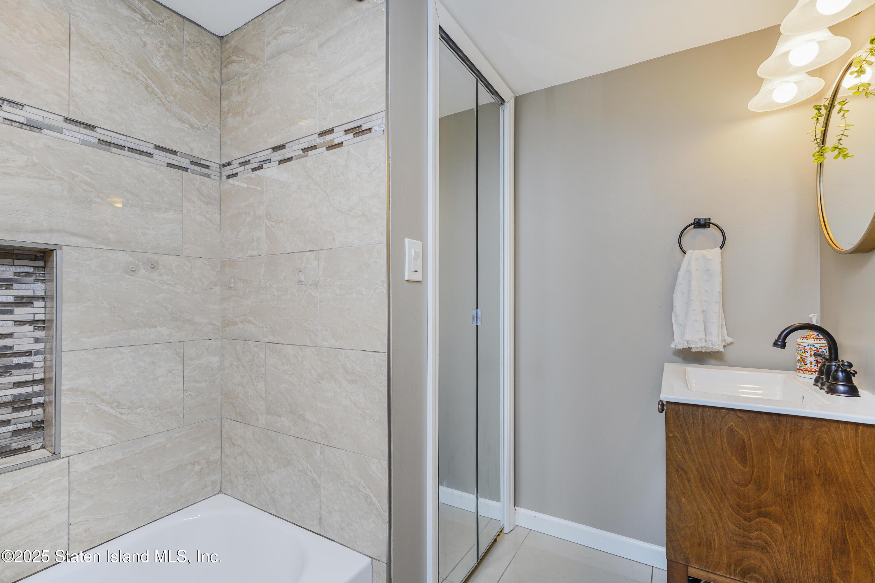 89 Daleham Street, Staten Island, New York image 30