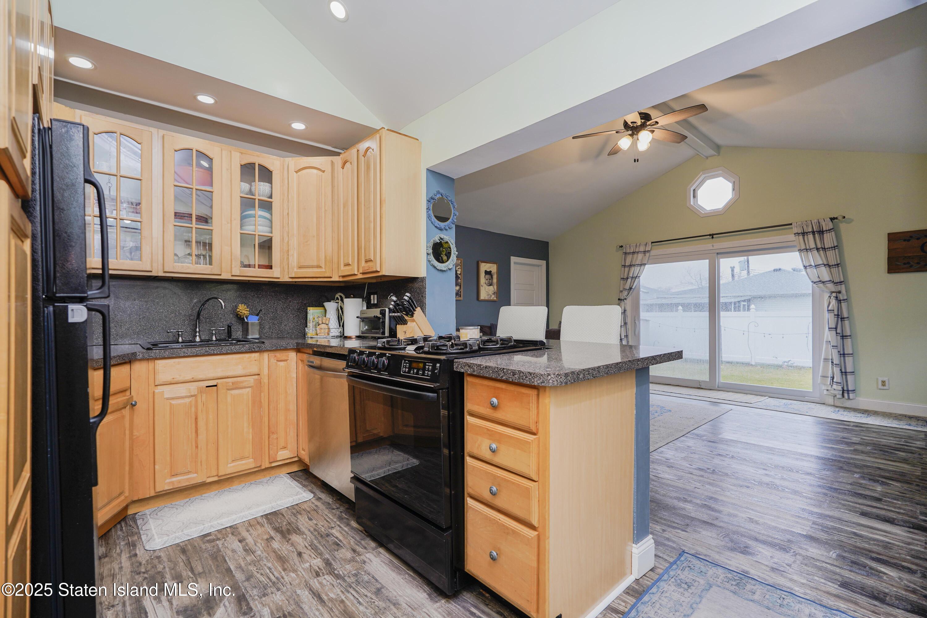 89 Daleham Street, Staten Island, New York image 7