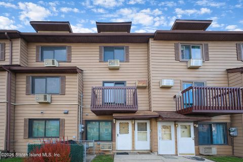 Photo of 22 Gardenia Lane #94, Staten Island, NY 10314 (MLS # 2601962)