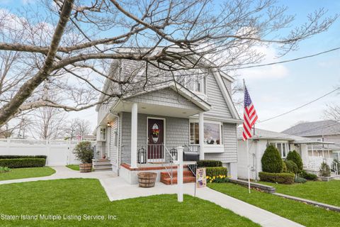 Photo of 21 Hopkins Avenue, Staten Island, NY 10306 (MLS # 2401541)