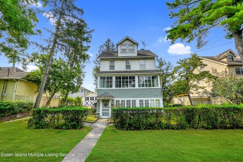 Photo of 210 Center Street, Staten Island, NY 10306 (MLS # 1163202)