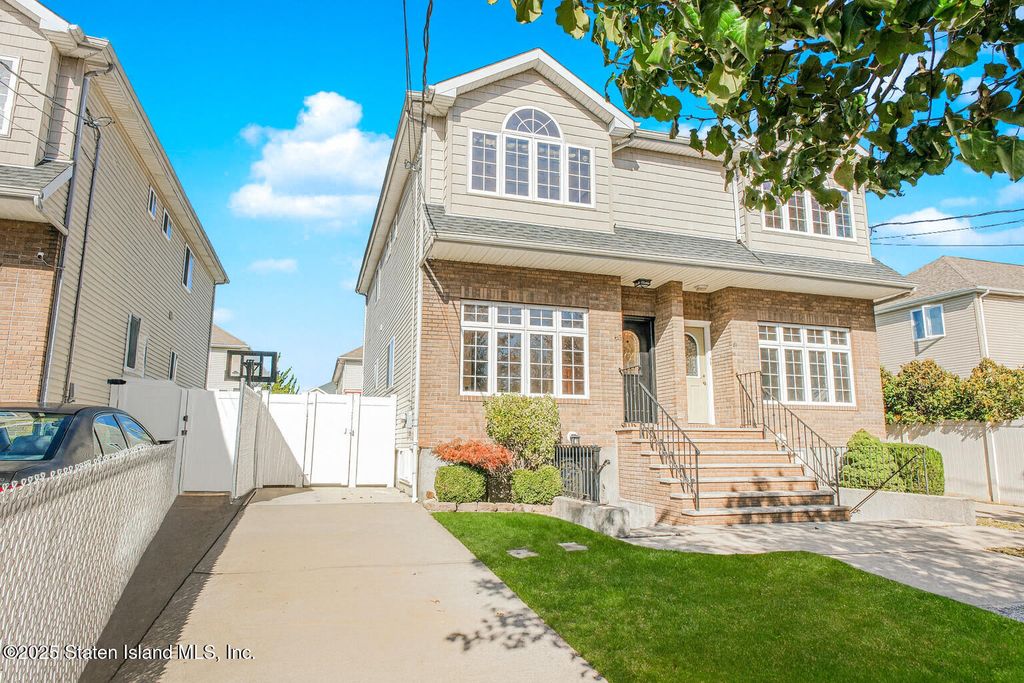 Photo of 83 Gary Street, Staten Island, NY 10312 (MLS # 2506360)