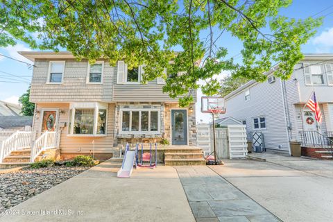 Photo of 14 Bent Street, Staten Island, NY 10312 (MLS # 2404335)
