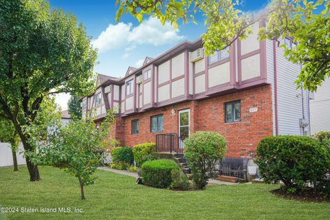 Photo of 497 Doane Avenue, Staten Island, NY 10308 (MLS # 2405435)