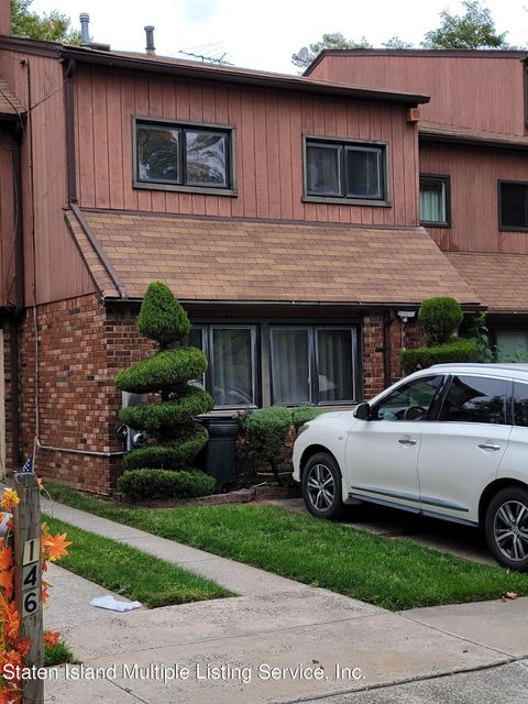 Photo of 148 Gateway Drive, Staten Island, NY 10304 (MLS # 1162735)