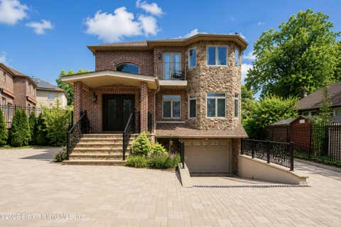 Photo of 19 Ocean Road, Staten Island, NY 10308 (MLS # 2604100)
