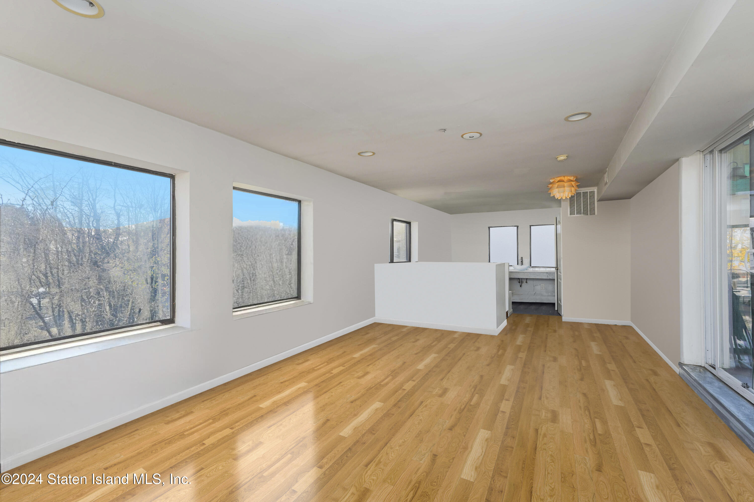 703 Bay Street, Staten Island, New York image 8