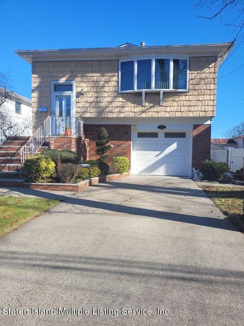 Photo of 587 Wainwright Avenue, Staten Island, NY 10312 (MLS # 2400714)