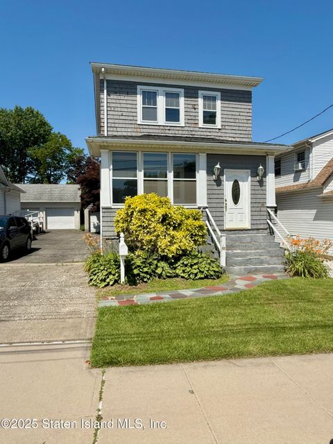 Photo of 24 Martin Avenue, Staten Island, NY 10314 (MLS # 2503730)