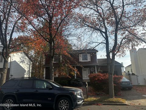 Photo of 115 Aspinwall Street, Staten Island, NY 10307 (MLS # 2406207)