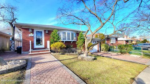 Photo of 155 Hooper Avenue, Staten Island, NY 10306 (MLS # 2400578)