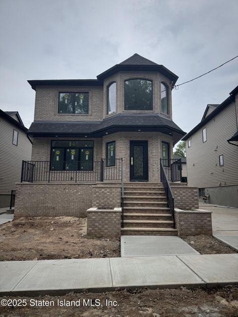 Photo of 393 Philip Avenue, Staten Island, NY 10312 (MLS # 2502891)
