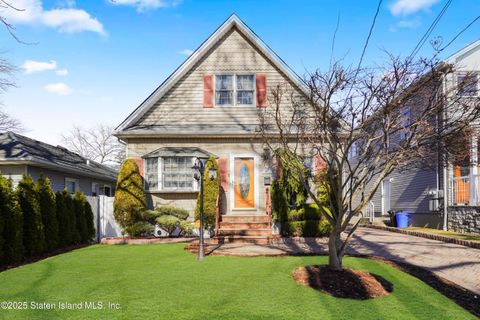 Photo of 253 Purdy Avenue, Staten Island, NY 10314 (MLS # 2500609)