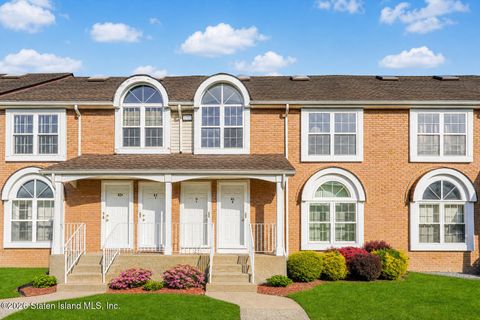 Townhouse For Sale - 41 Jennifer Place #B<br/> Staten Island, NY 10314