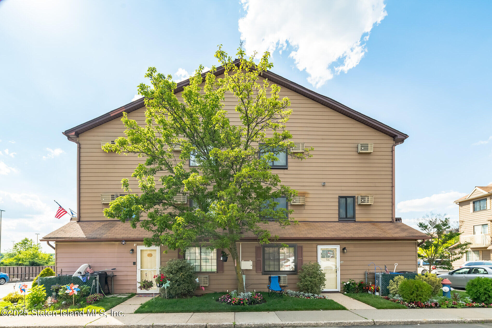 96 Lamped Loop #2, Staten Island, New York image 1