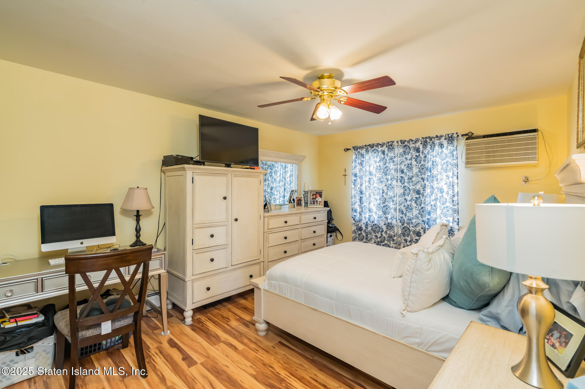 96 Lamped Loop #2, Staten Island, New York image 12