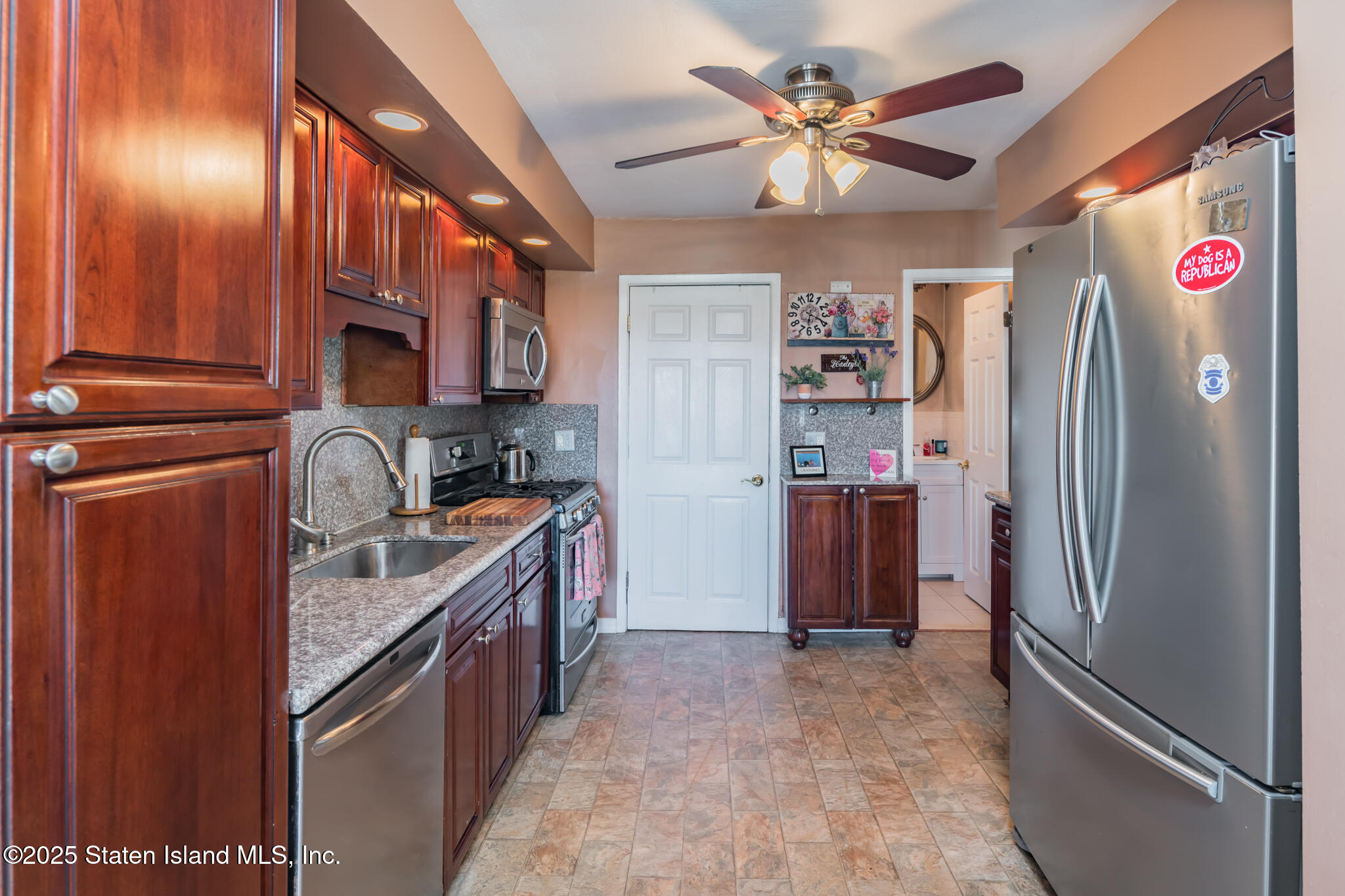 96 Lamped Loop #2, Staten Island, New York image 3
