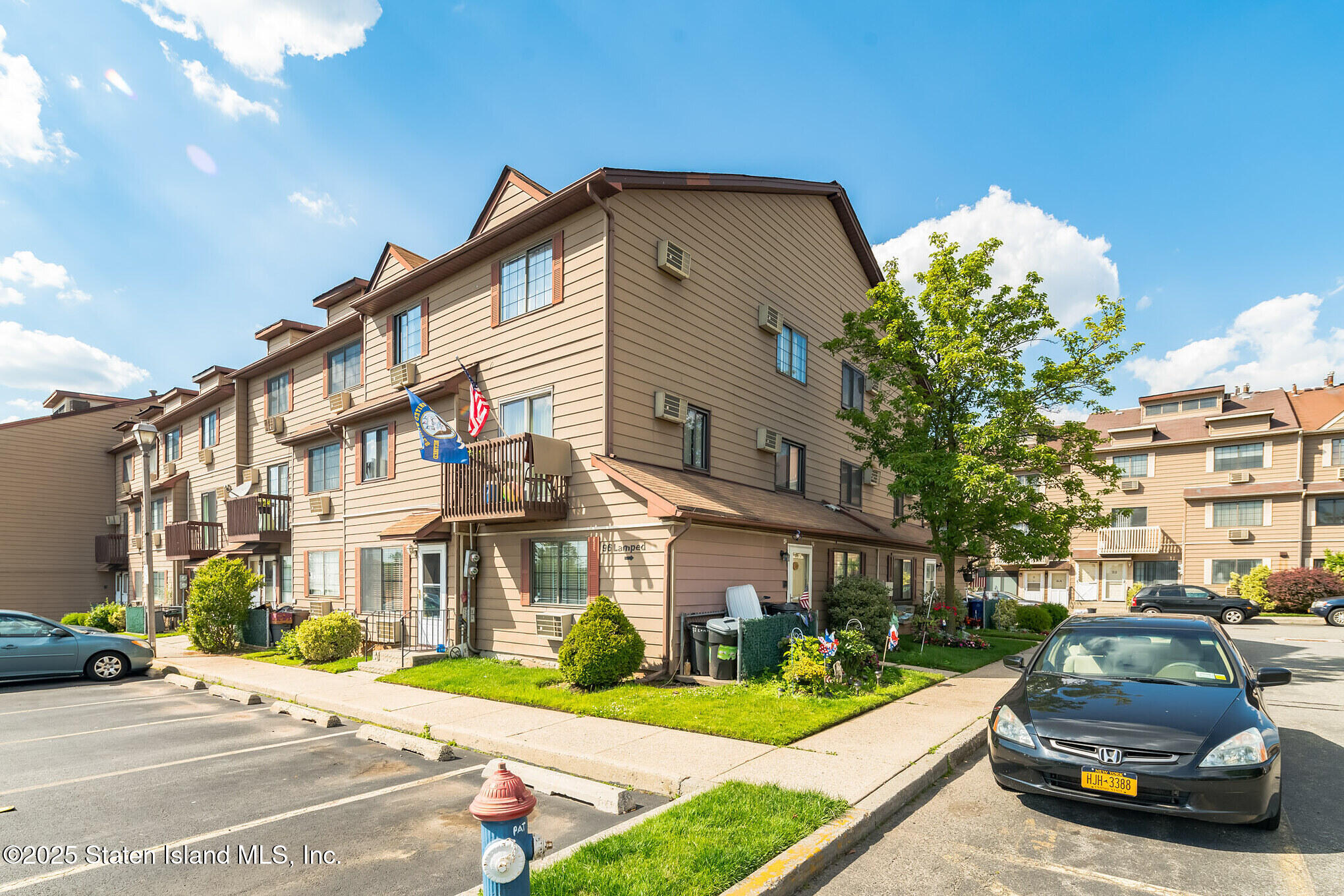 96 Lamped Loop #2, Staten Island, New York image 2