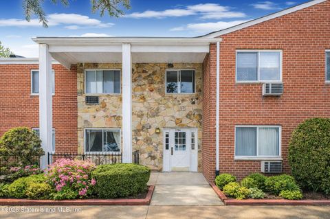 Photo of 1294 Rockland Avenue #1 C, Staten Island, NY 10314 (MLS # 2601197)