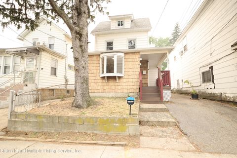 Photo of 182 Van Pelt Avenue, Staten Island, NY 10303 (MLS # 1163888)