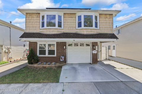 Photo of 55 Satterlee Street, Staten Island, NY 10307 (MLS # 2601786)