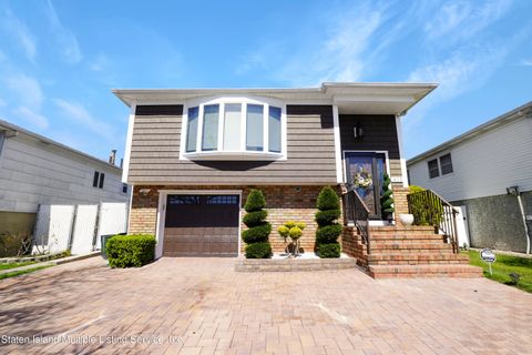 Photo of 415 Ramona Avenue, Staten Island, NY 10312 (MLS # 2401640)