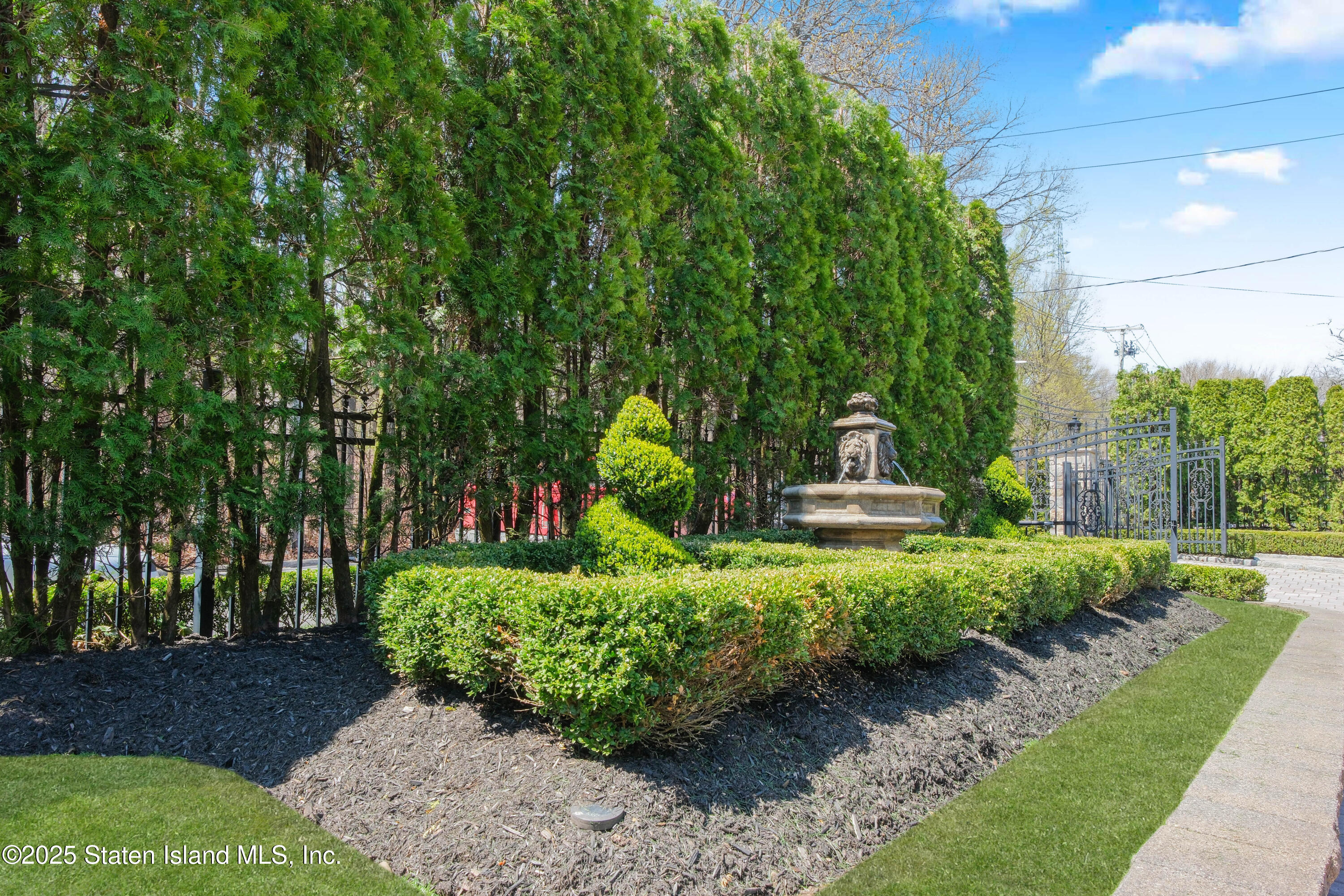 563 Todt Hill Road, Staten Island, New York image 12