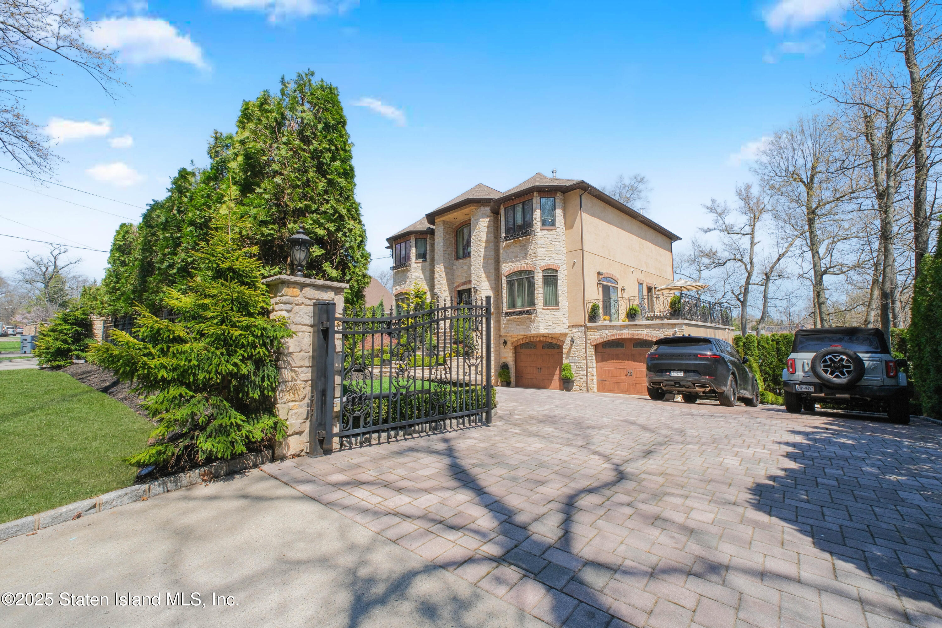563 Todt Hill Road, Staten Island, New York image 11