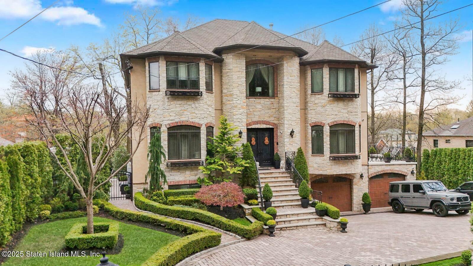 563 Todt Hill Road, Staten Island, New York image 2